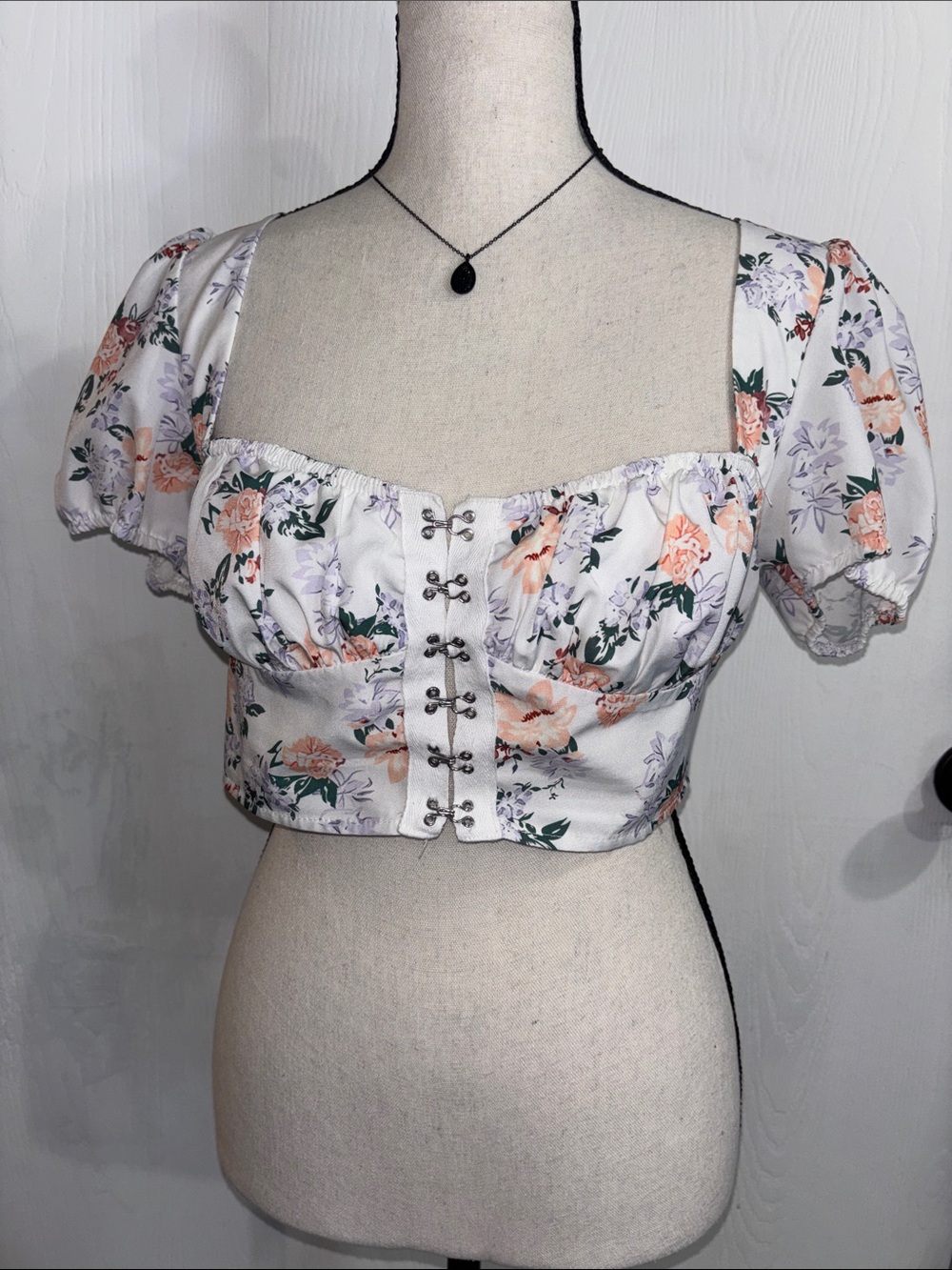 SHEIN White Floral Puff-Sleeve Cropped Top with Peach & Lavender Blooms